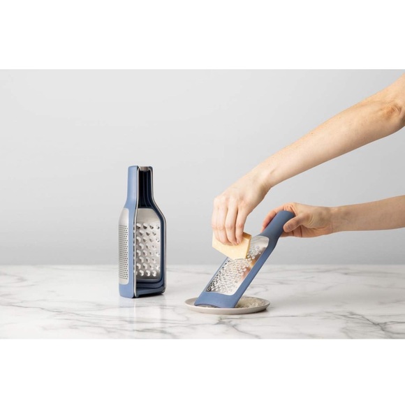 Chef'n Tower Grater - Picture 4 of 11